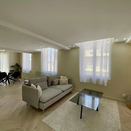 House With Sunny Terrace And Ac *