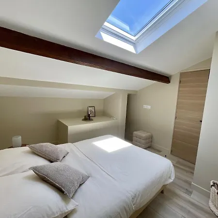 House With Sunny Terrace And Ac Nice