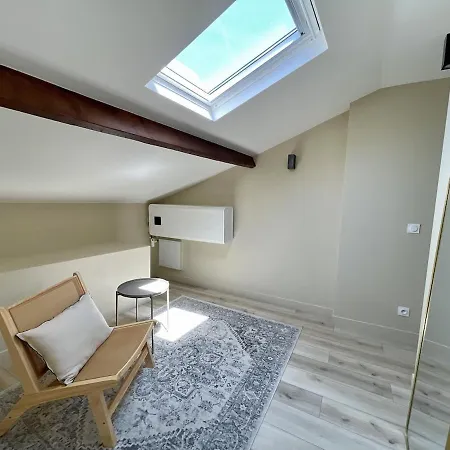 House With Sunny Terrace And Ac