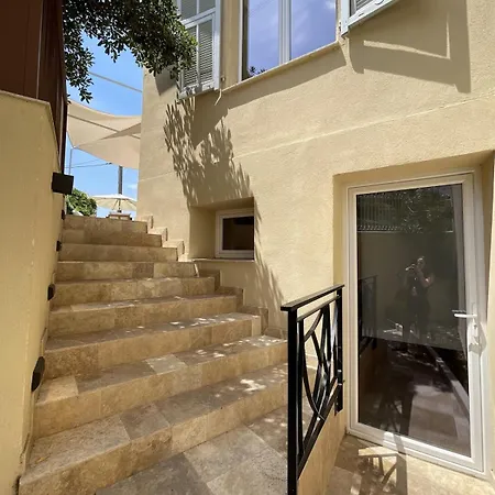 House With Sunny Terrace And Ac *
